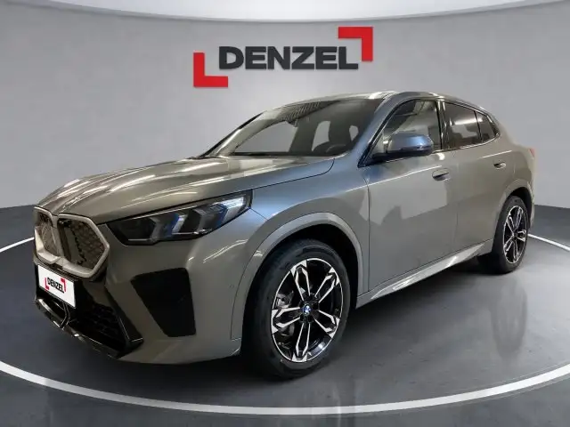 BMW iX2 eDrive 20 U10