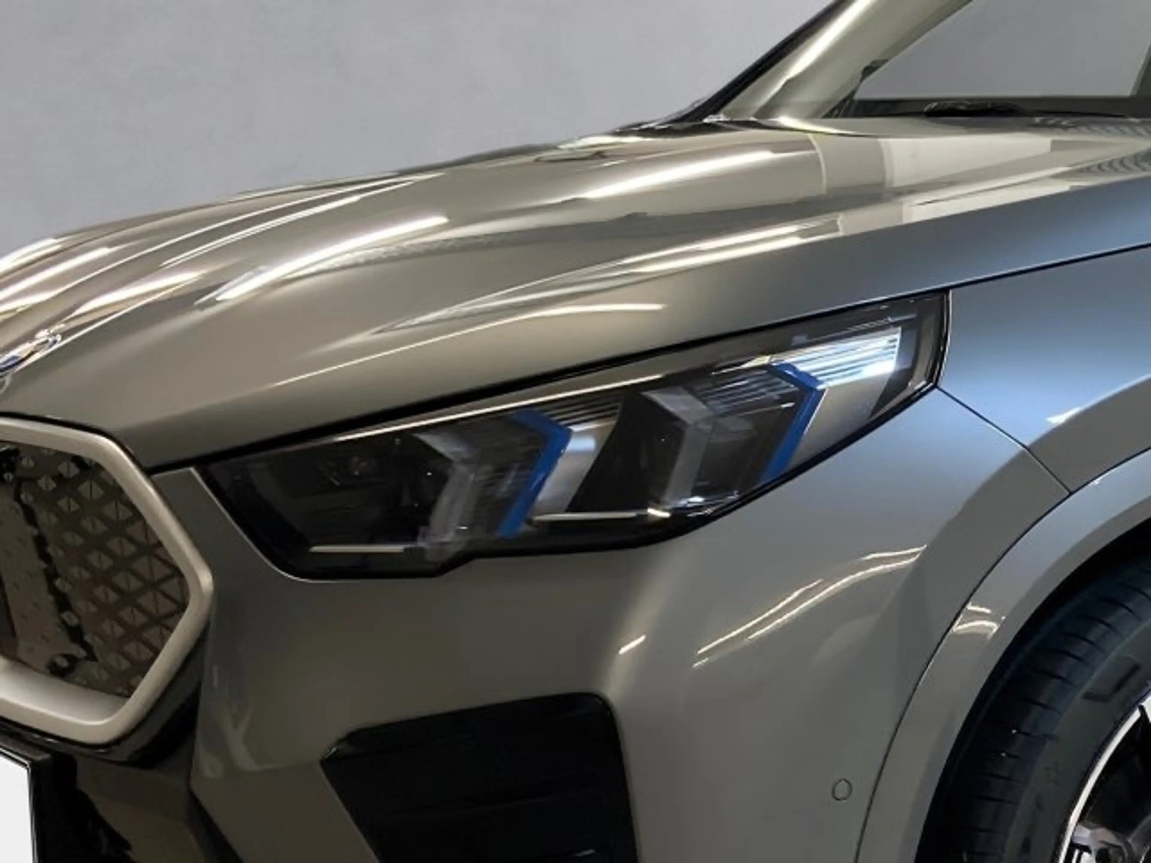 BMW iX2 eDrive 20 U10 — photo 7