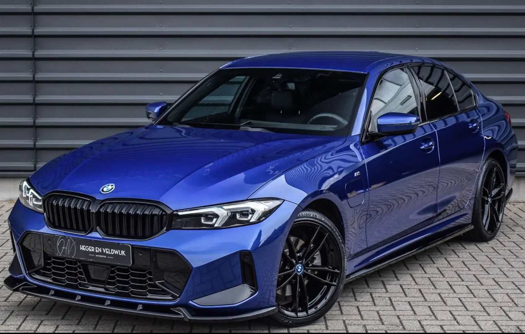 BMW 330 330E Blauw - 1