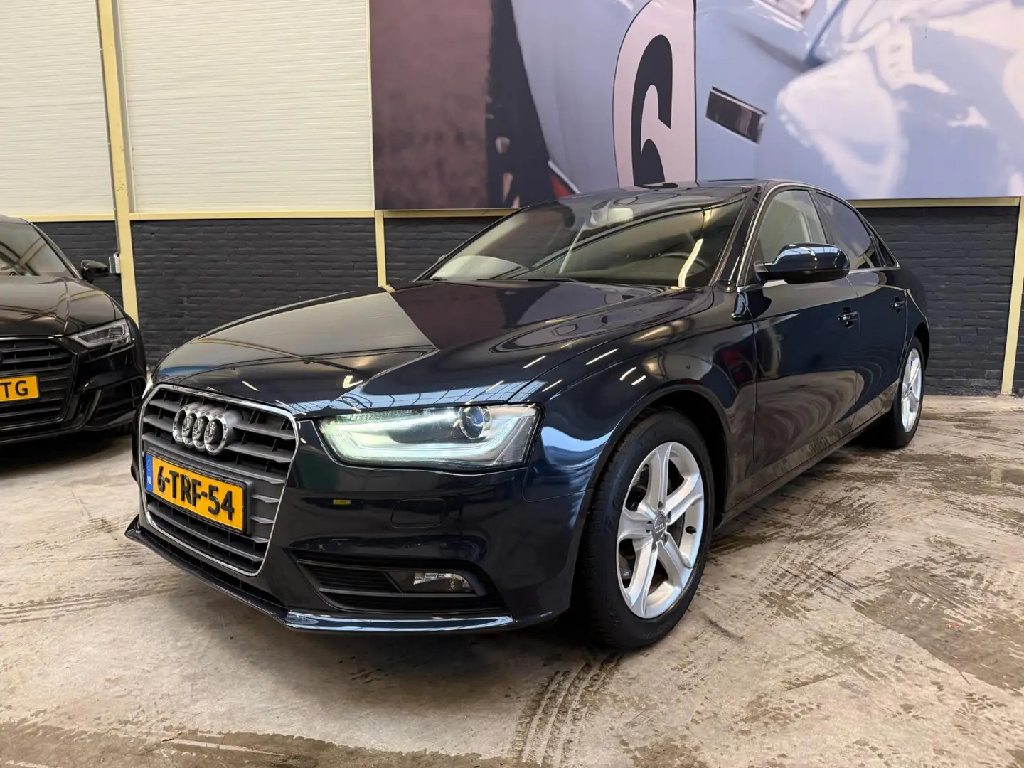 Audi A4 Limousine 1.8 TFSI Business Edition| Automaat| Nav Bleu - 1