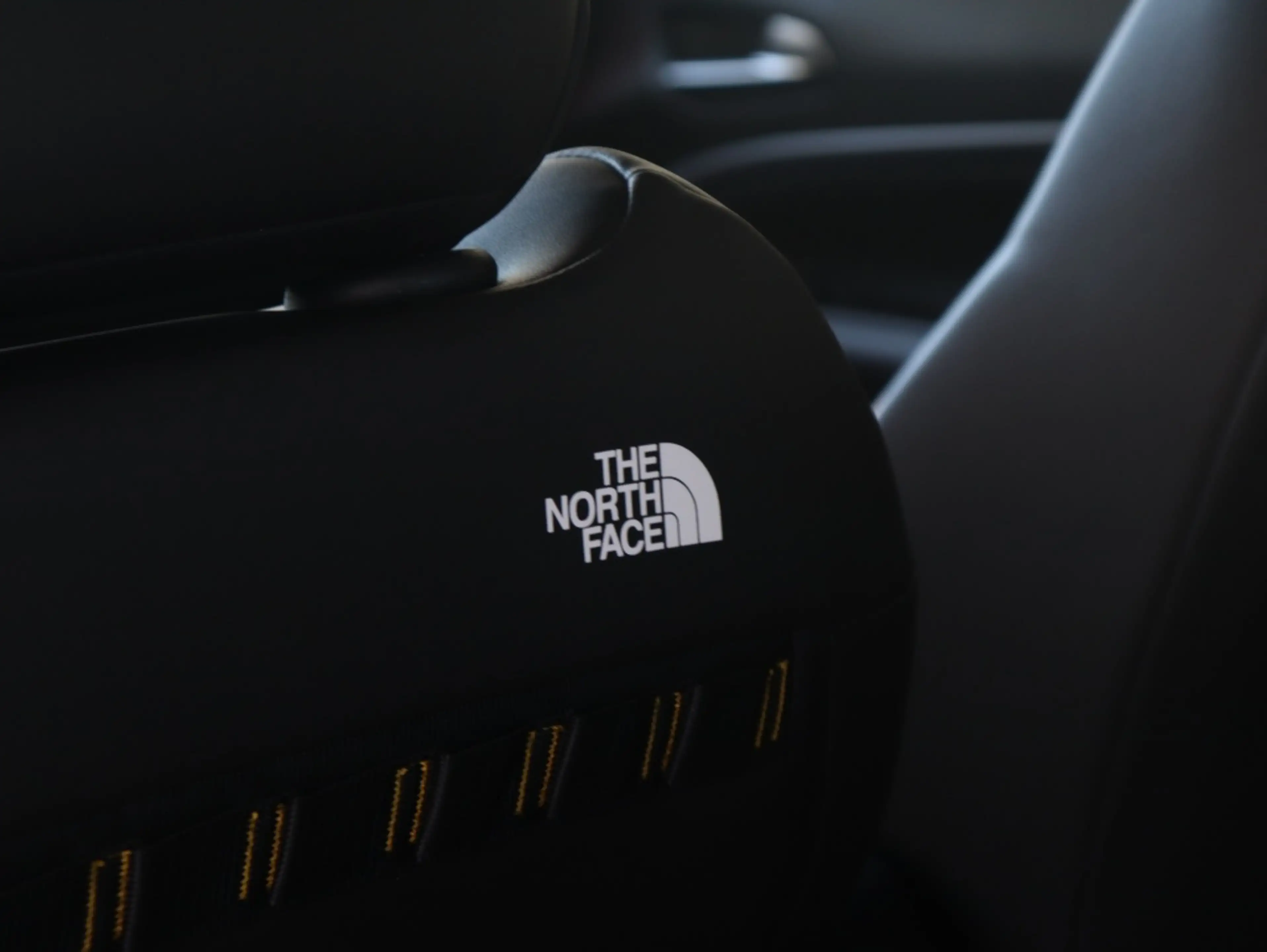 Jeep Avenger 1.2T 4xe 136 PK The North Face | 4x4 | Limited Edi — photo 11