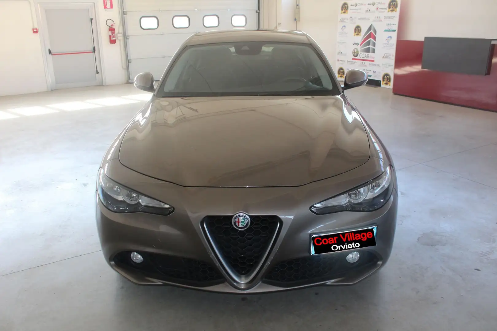 Alfa Romeo Giulia Giulia 2.2 t Business 150cv auto Oro - 2