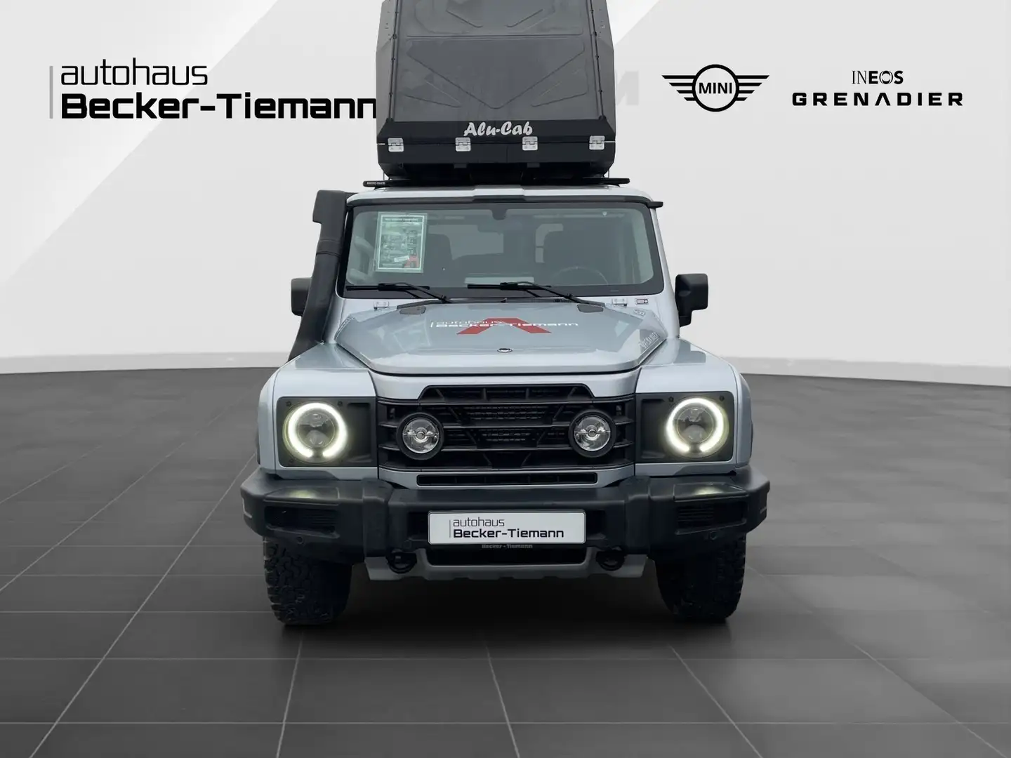 Ineos Grenadier Station Wagon Trailmaster AHK Rough Smooth Plateado - 2