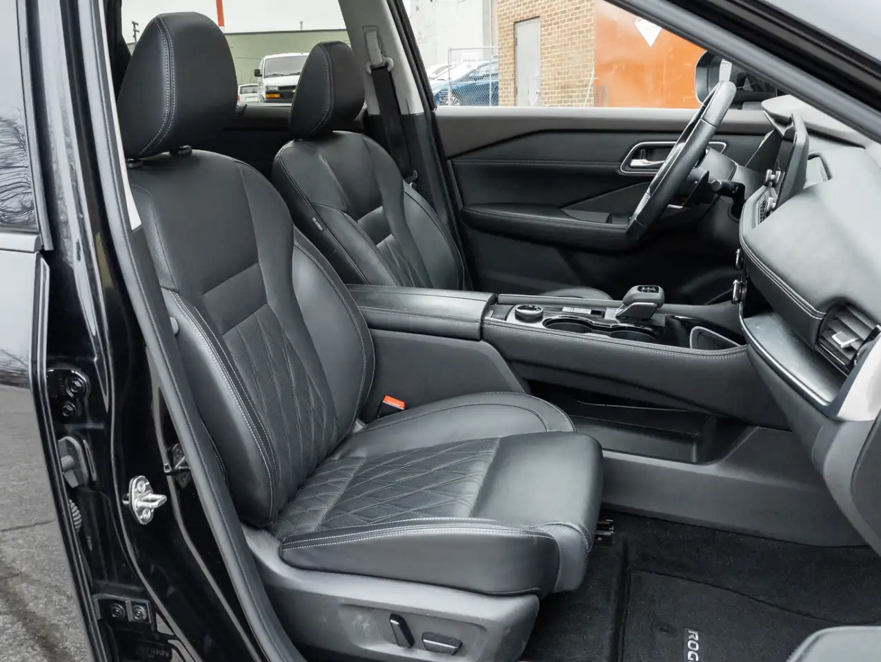 Nissan Rogue снимка Nissan Rogue