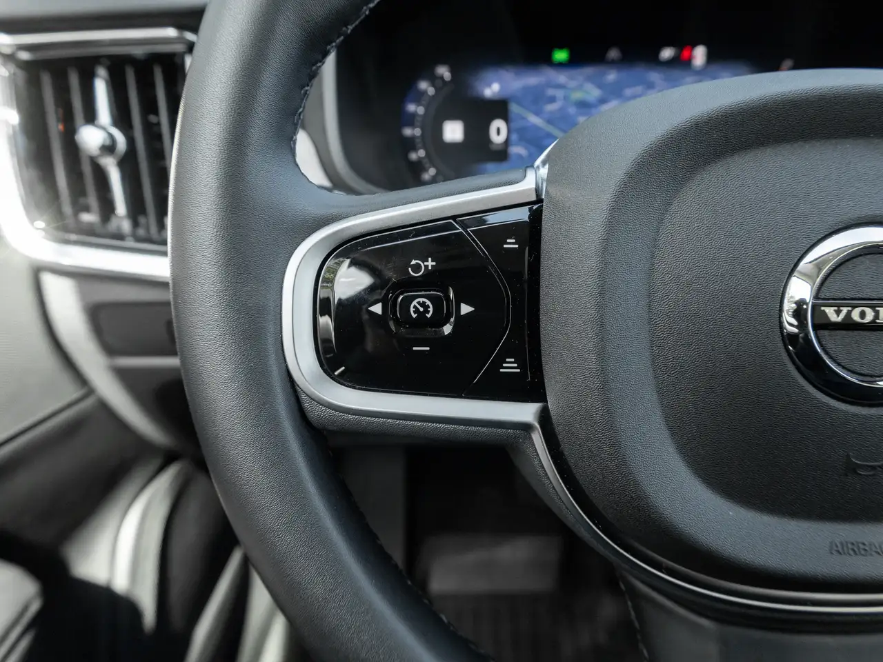 Volvo V90 Cross Country снимка Volvo V90 Cross Country