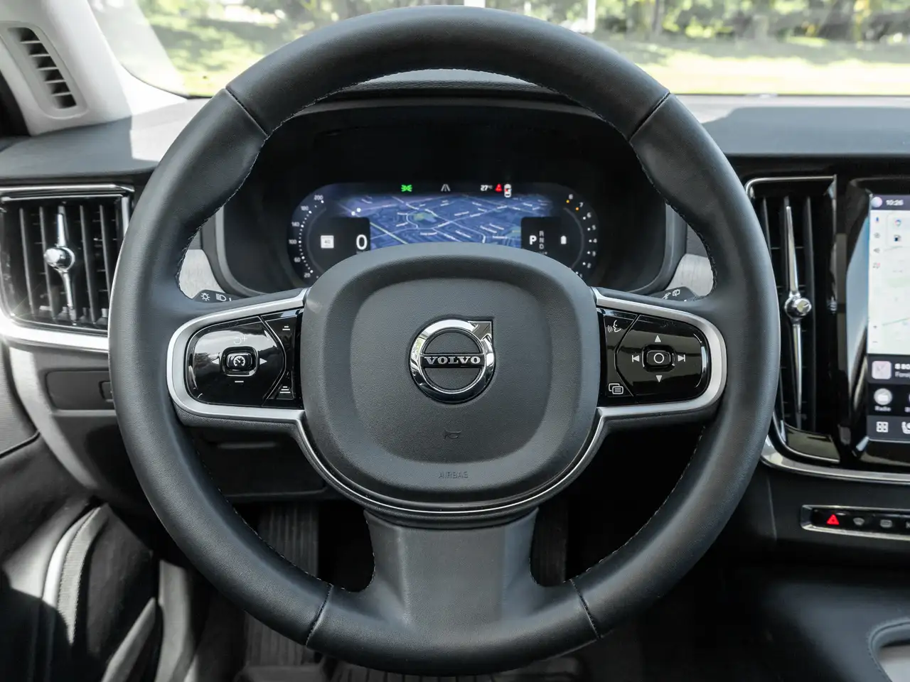 Volvo V90 Cross Country снимка Volvo V90 Cross Country