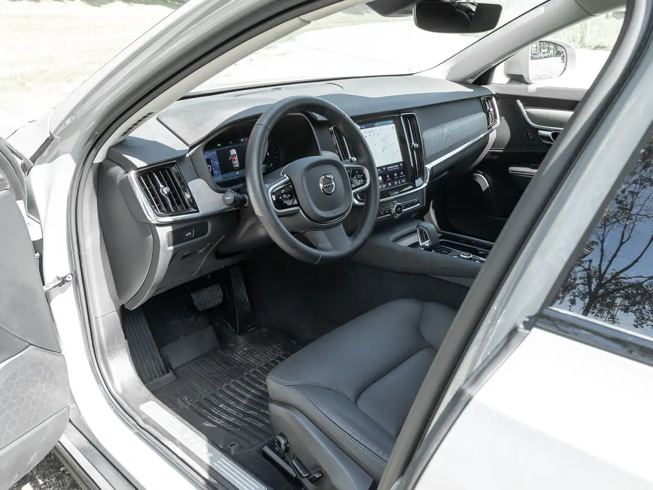 Volvo V90 Cross Country снимка Volvo V90 Cross Country