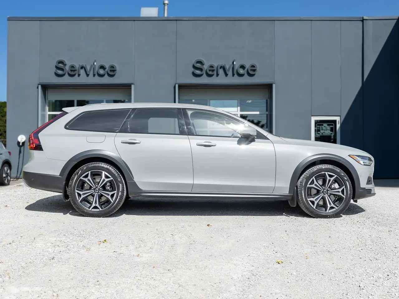 Volvo V90 Cross Country снимка Volvo V90 Cross Country