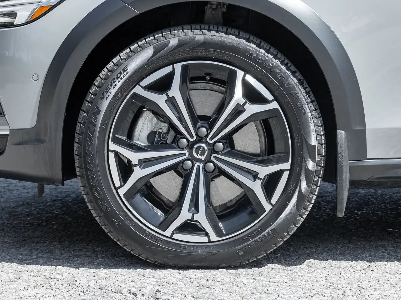 Volvo V90 Cross Country снимка Volvo V90 Cross Country