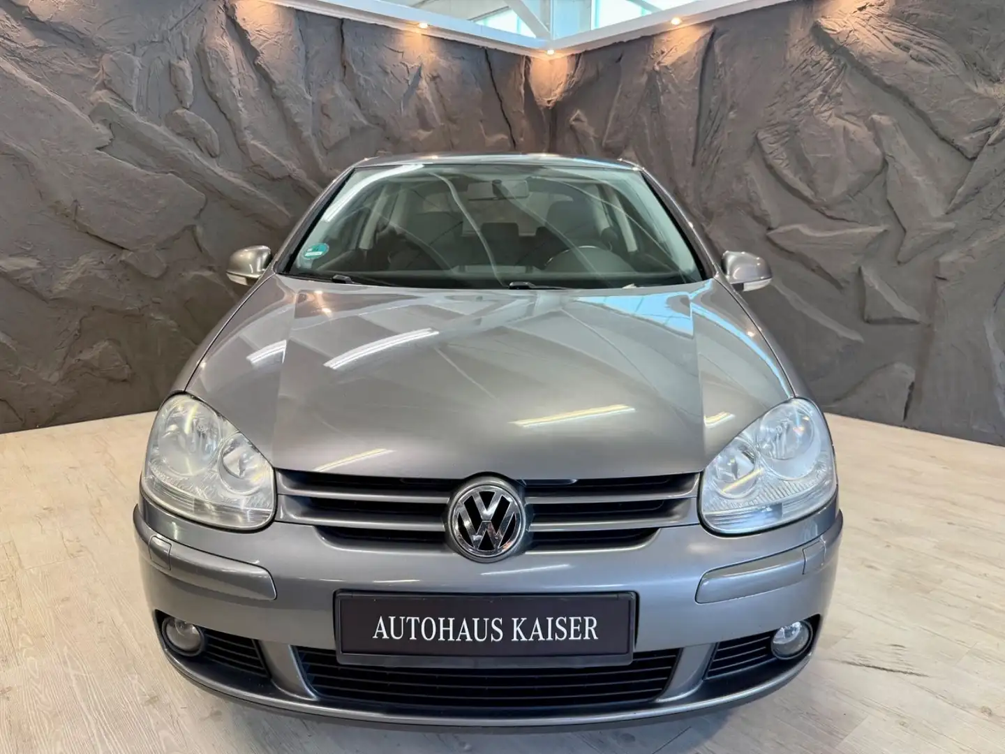 Volkswagen Golf V 1.9 TDI/77Kw/KLIMA/TEMPO/SHZ/TÜV 10.2025 Gris - 2