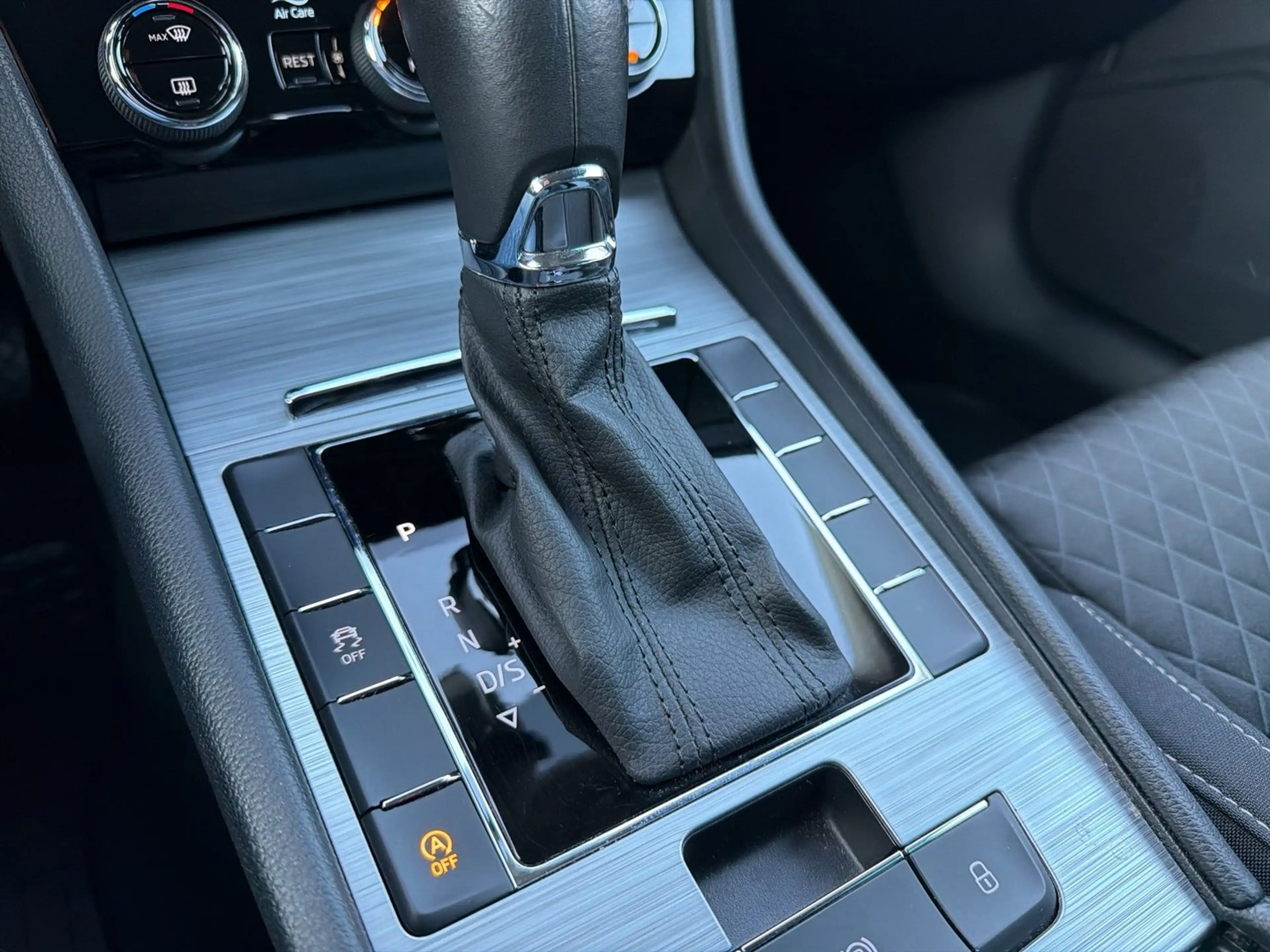 Skoda Superb 4x4 Ambition TDI DSG — photo 15