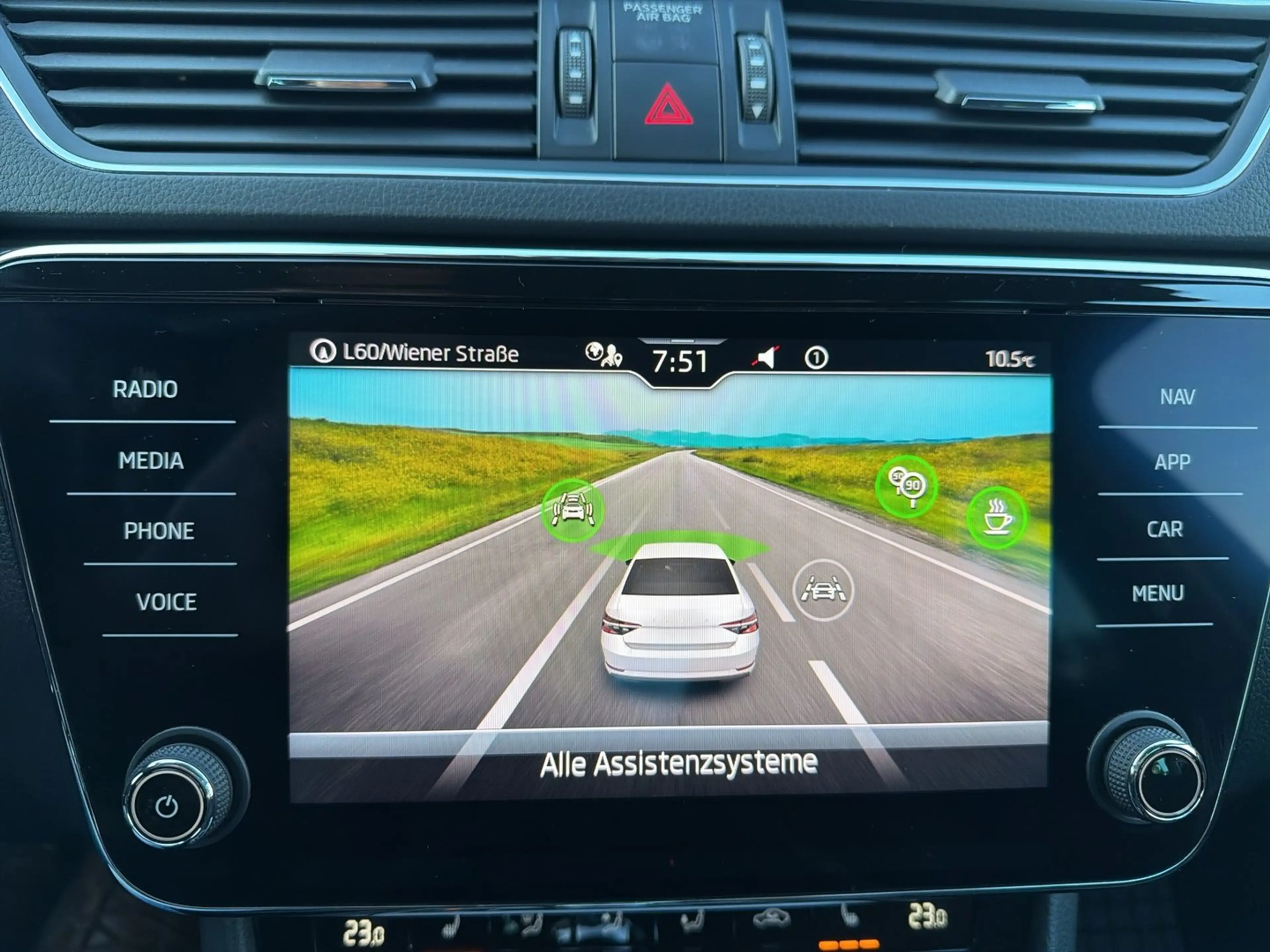 Skoda Superb 4x4 Ambition TDI DSG — photo 13