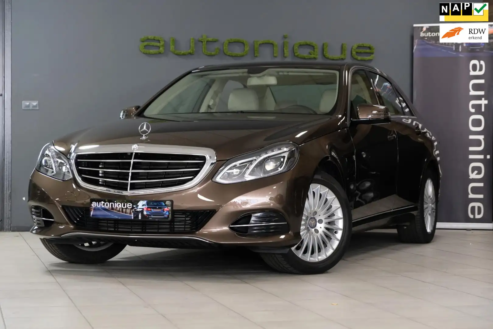 Mercedes-Benz E 200 |UNIEK 41.137km| 1e EIG NIEUWWAARDIG!!!! Leder/Nav Braun - 1