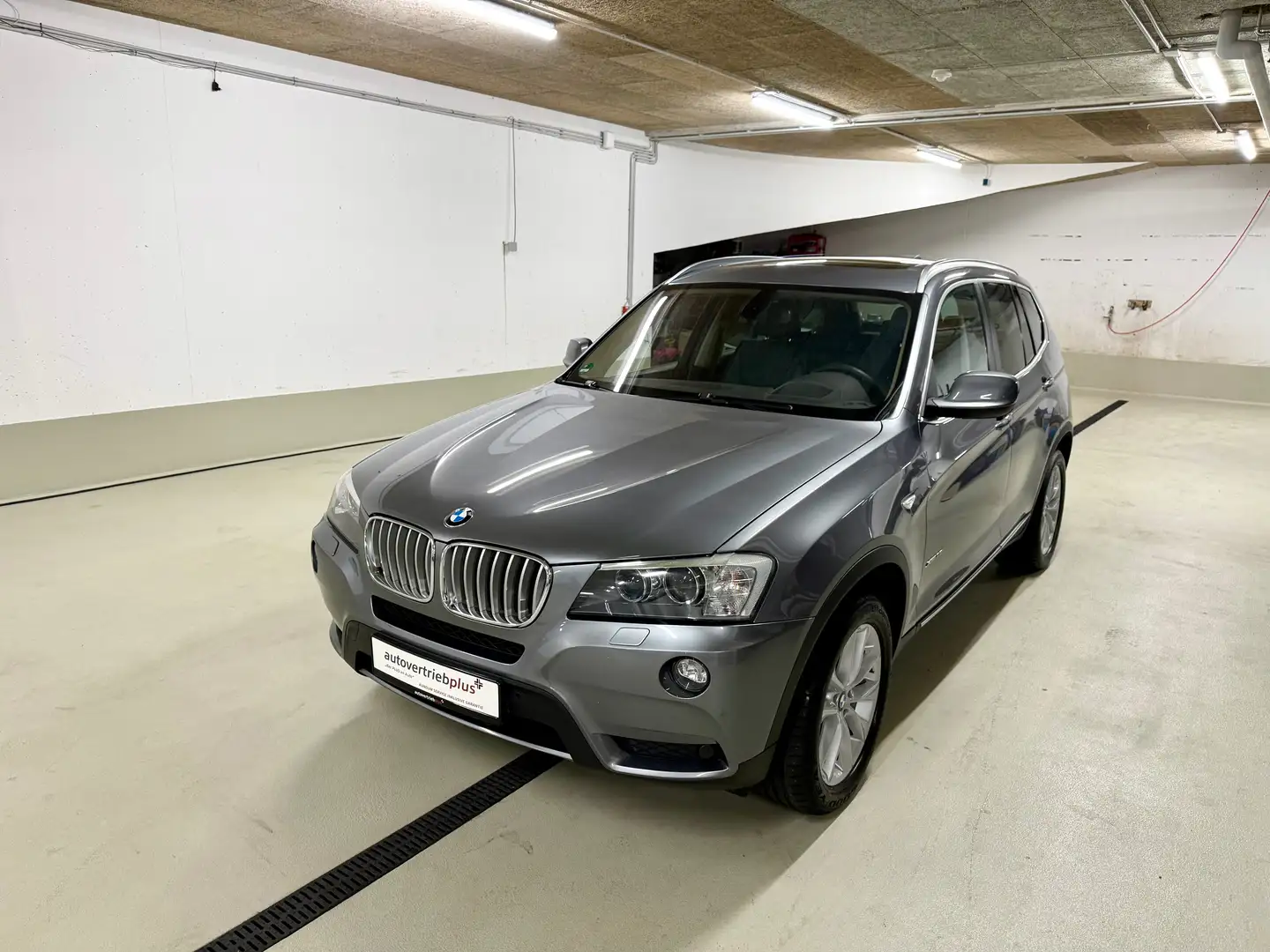 BMW X3 xDrive 35 i "NAVI PRO/LEDER/PANO/XENON" Grau - 2