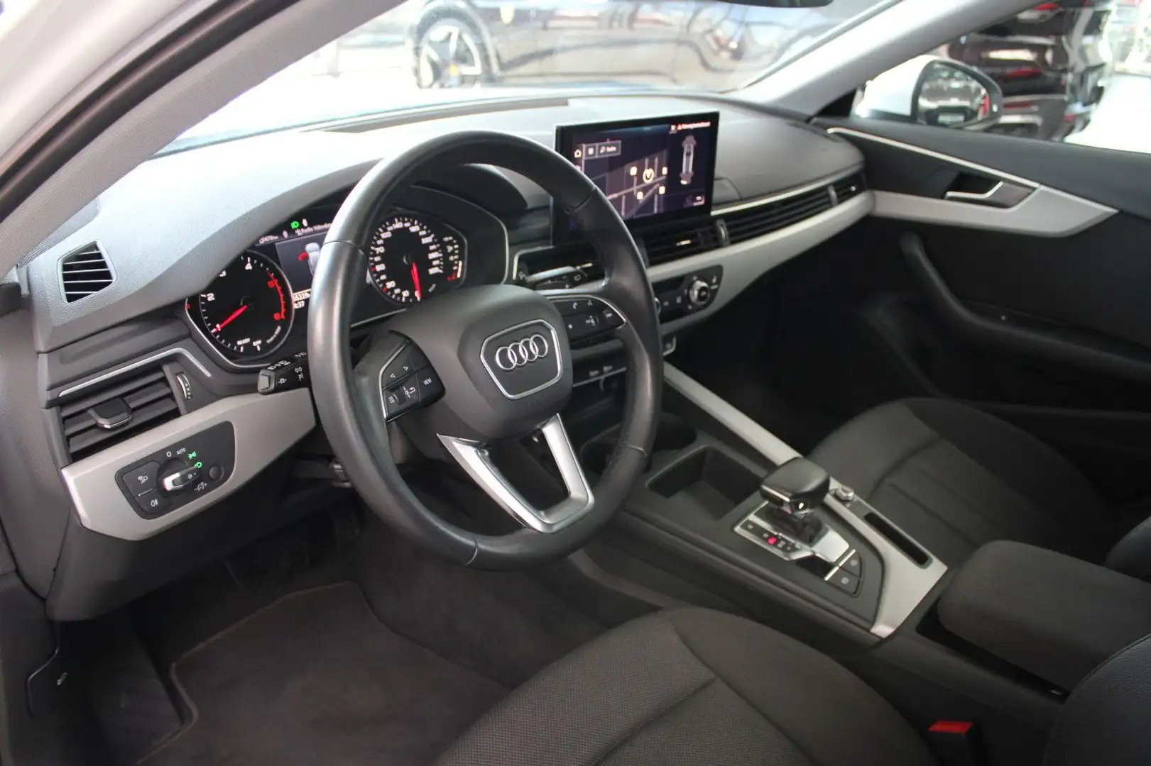 Audi A4 Avant 30 TDI S-tronic Advanced/Navi/Led/Alu´s Weiß - 2