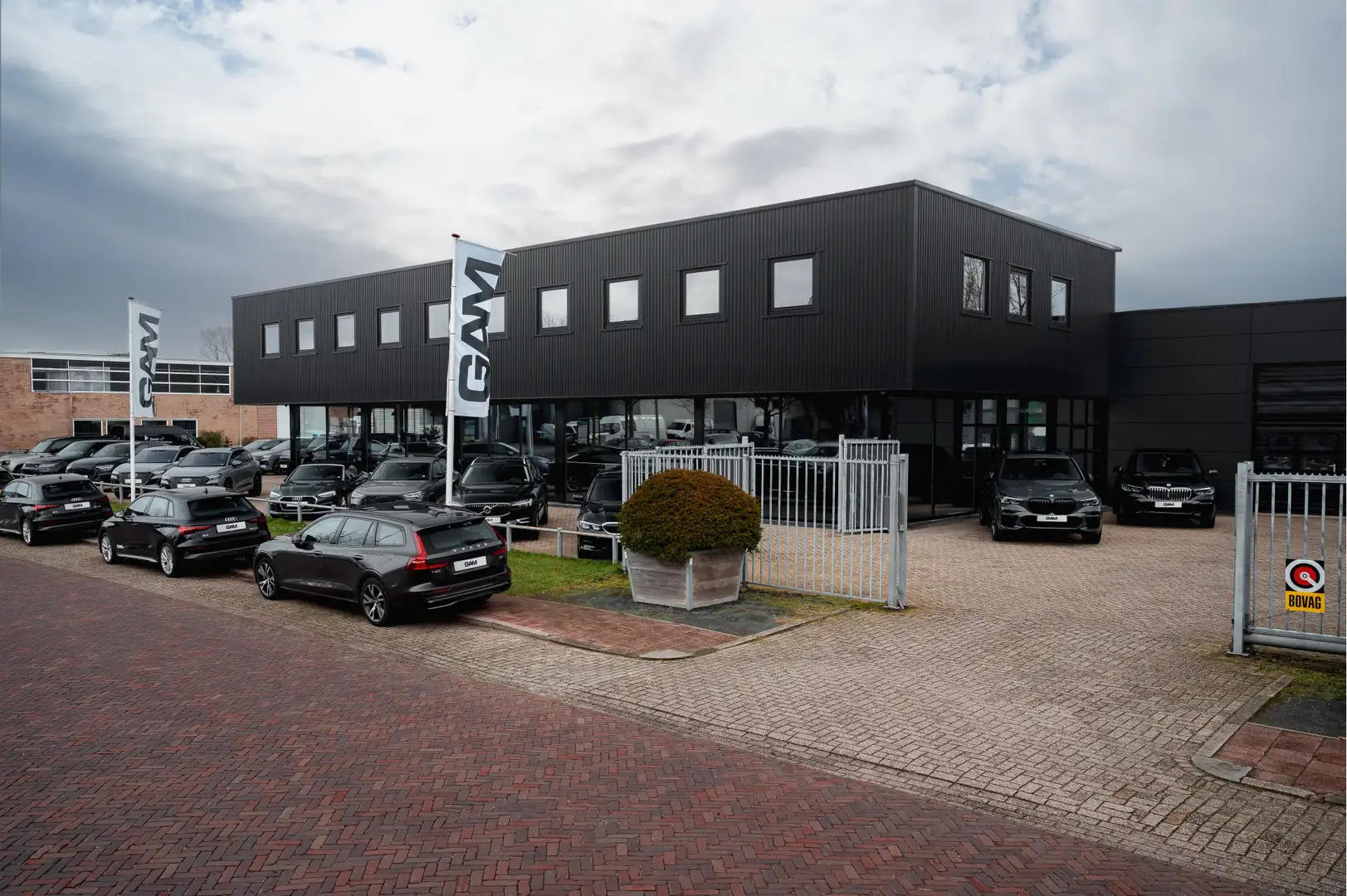 Land Rover Range Rover Sport 3.0 P460e Dynamic HSE MY26 | 23" | MASSAGE | PANO Grau - 2