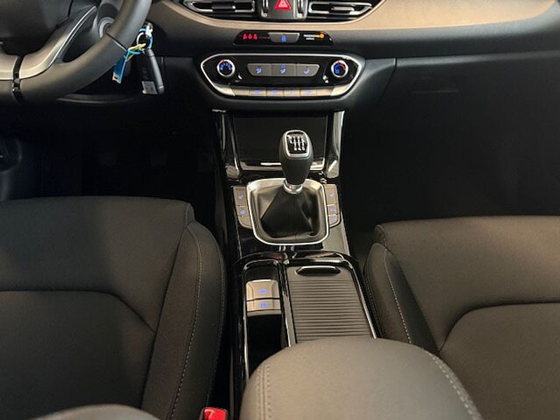Hyundai i30 1.5 T-DPI Comfort*Navi*DAB*Kamera*LED — photo 12