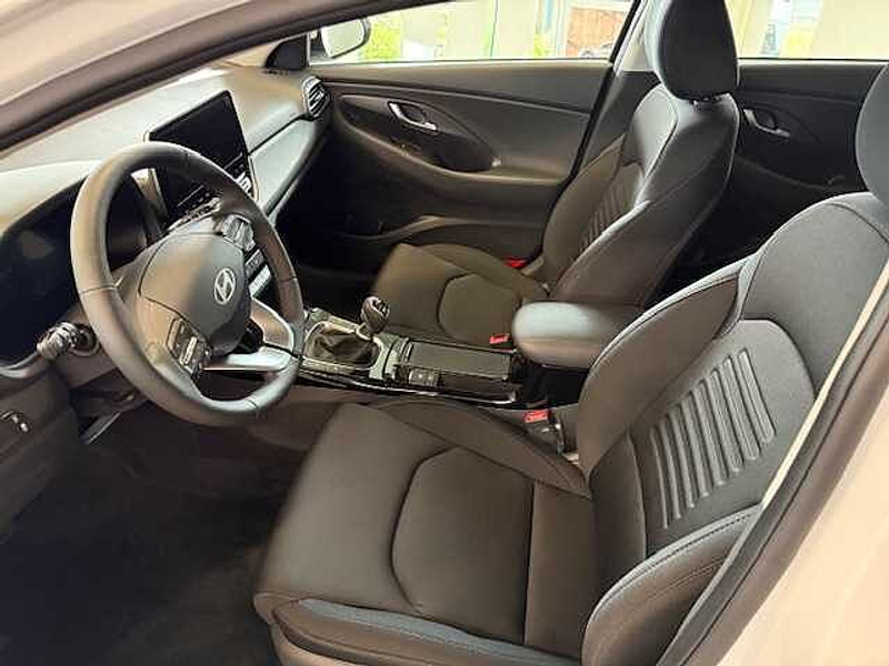 Hyundai i30 1.5 T-DPI Comfort*Navi*DAB*Kamera*LED — photo 9