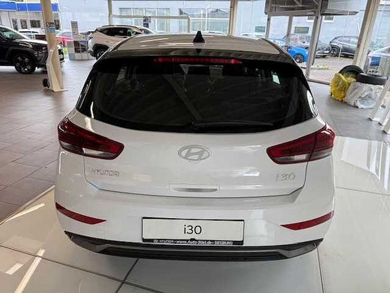 Hyundai i30 1.5 T-DPI Comfort*Navi*DAB*Kamera*LED — photo 6