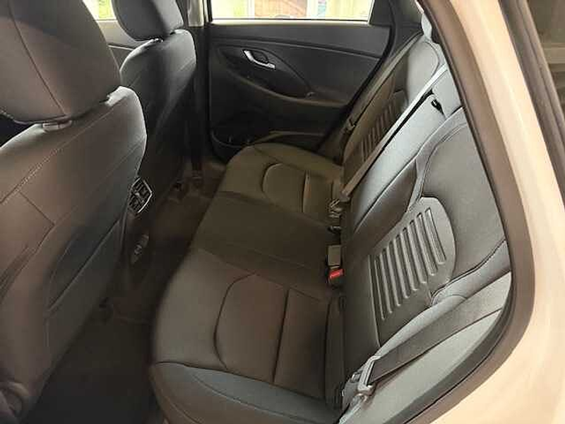 Hyundai i30 1.5 T-DPI Comfort*Navi*DAB*Kamera*LED — photo 8