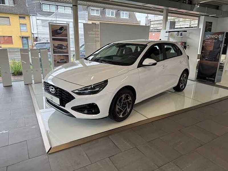 Hyundai i30 1.5 T-DPI Comfort*Navi*DAB*Kamera*LED — photo 3