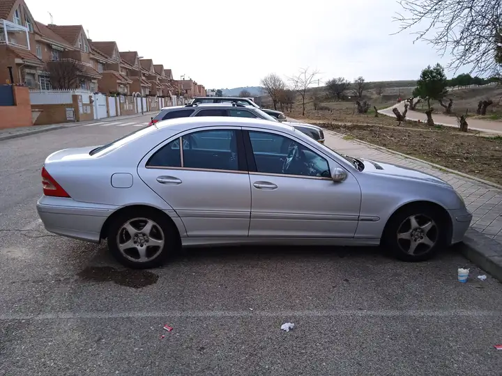 Mercedes-Benz Clase C 2003, foto 4