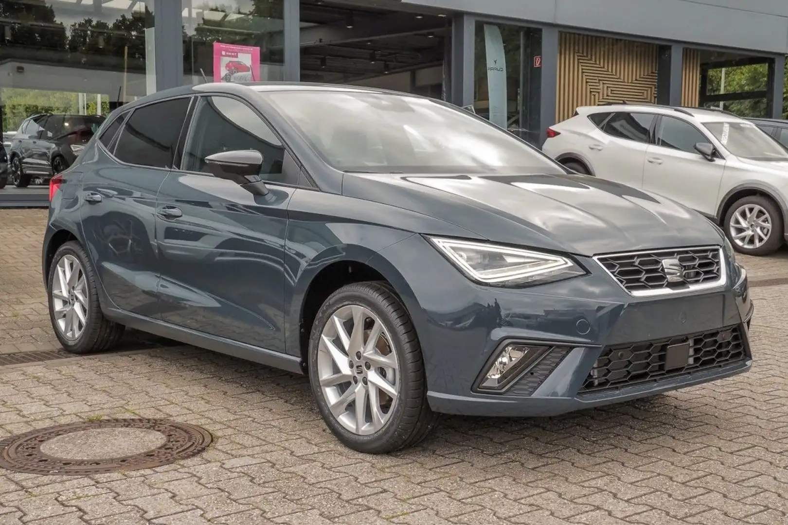 SEAT Ibiza FR 1.0 TSI 85 kW LED+FullLink+Kamera Grau - 2