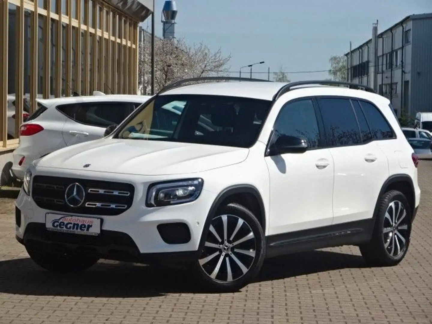 Mercedes-Benz GLB 200 7G-DCT Progressive MBUX High-End Night Weiß - 2