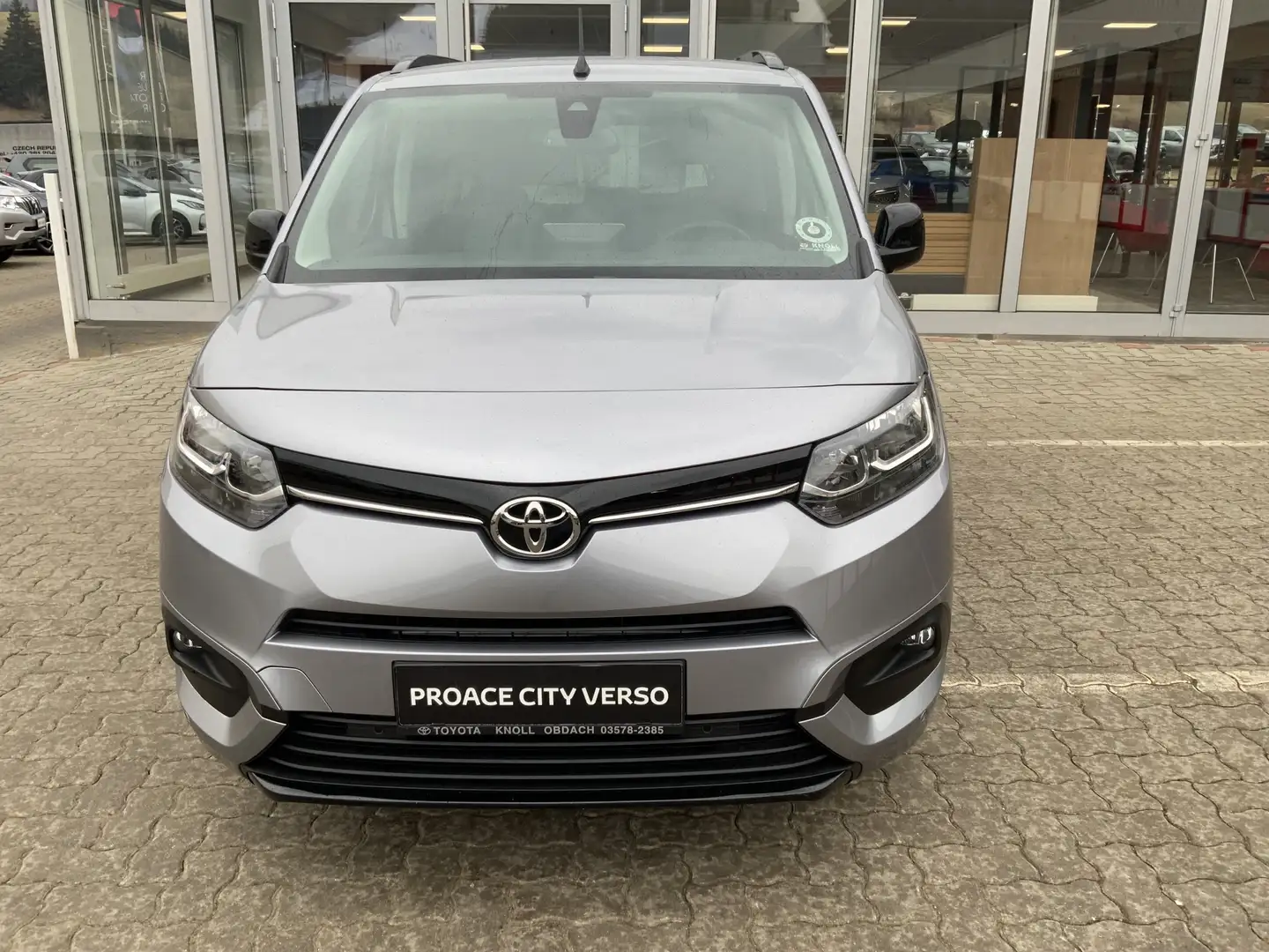 Toyota Proace City Verso 1,5D 130 L2 Family Silber - 2
