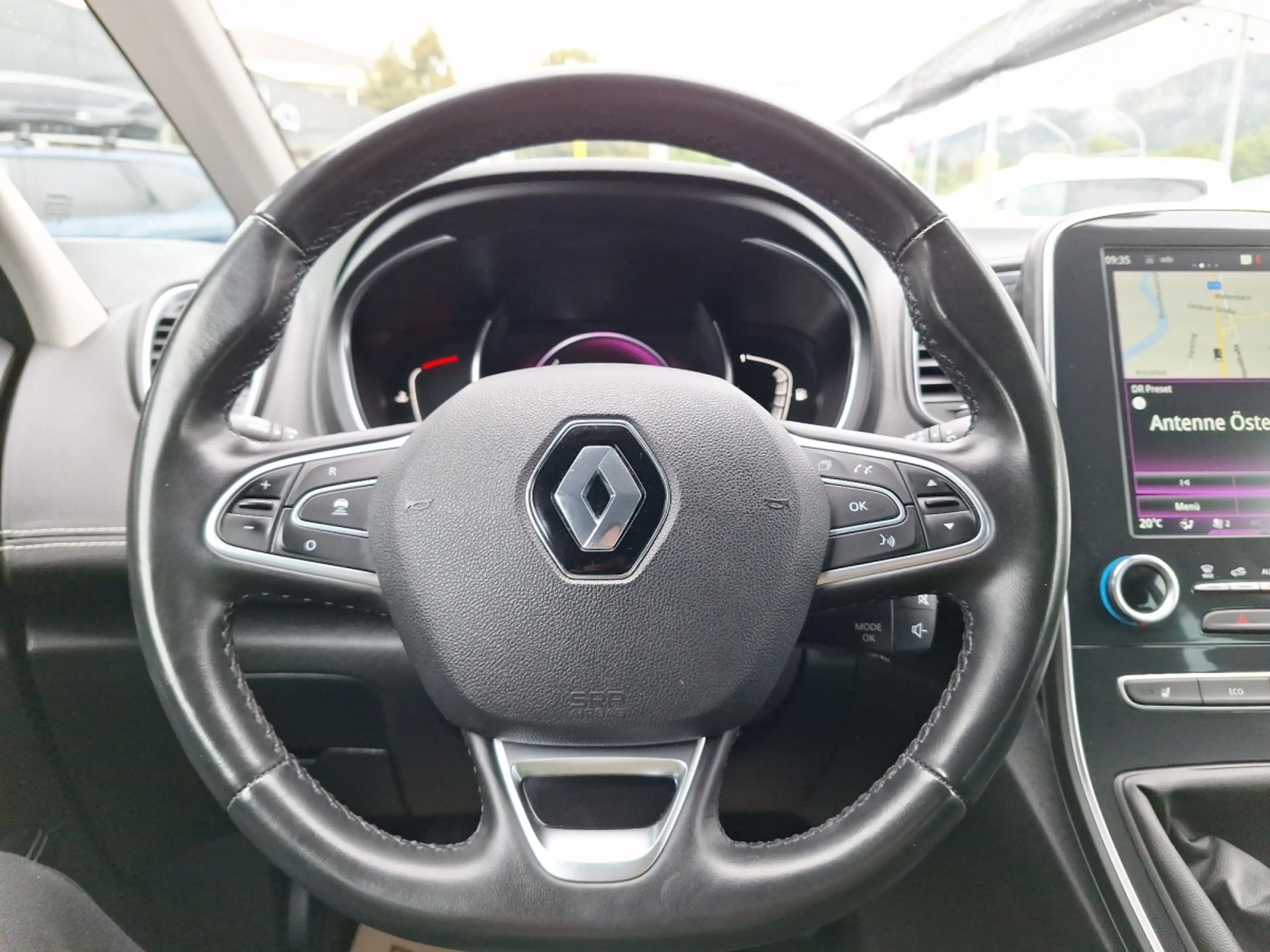 Renault Grand Scenic Bose dCi 130PS — photo 13