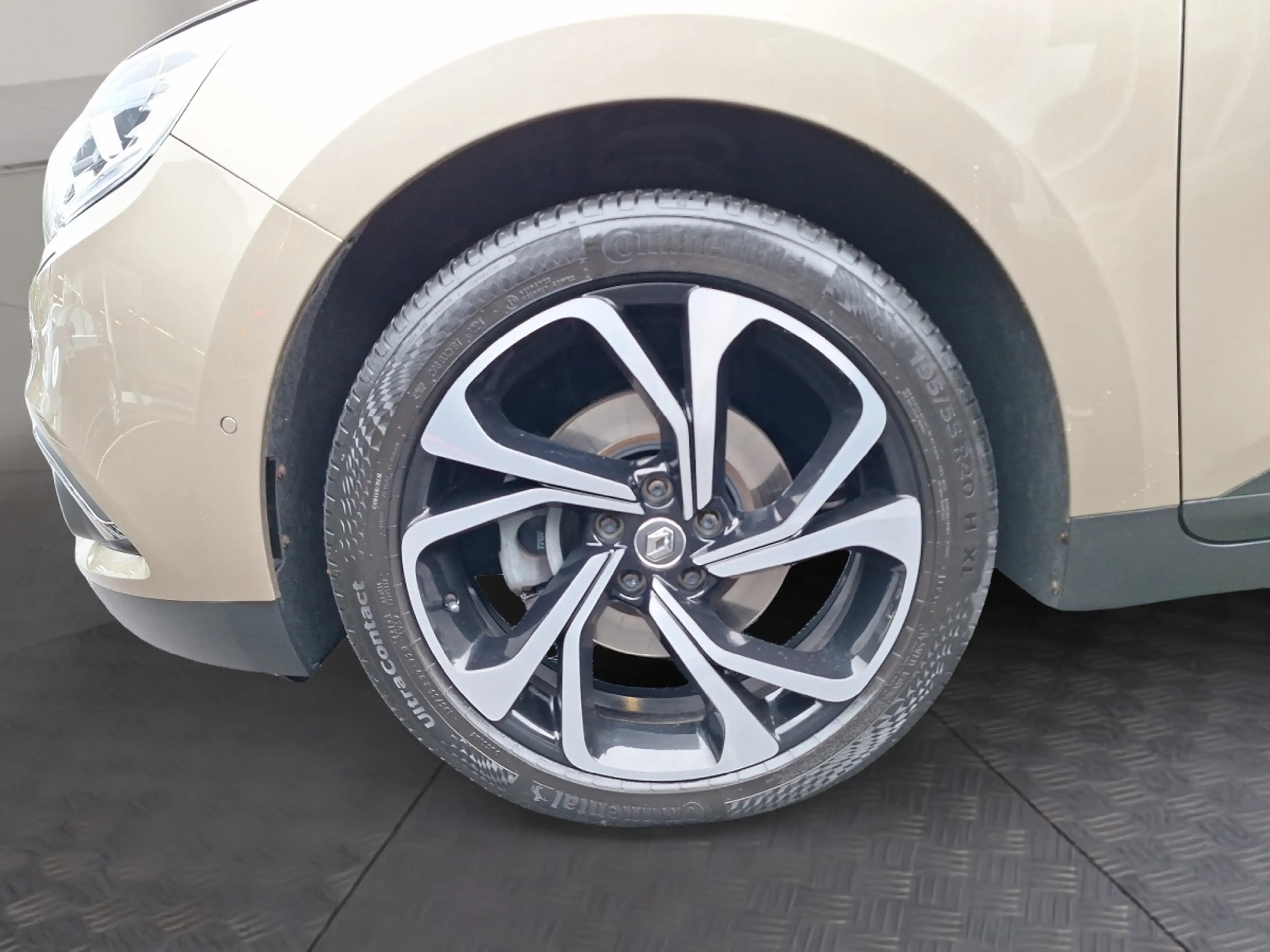Renault Grand Scenic Bose dCi 130PS — photo 14