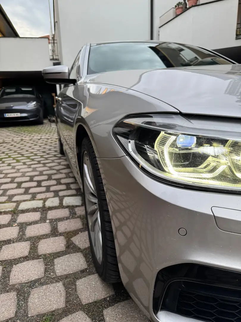 BMW 540 540i xDrive Aut. Silber - 2