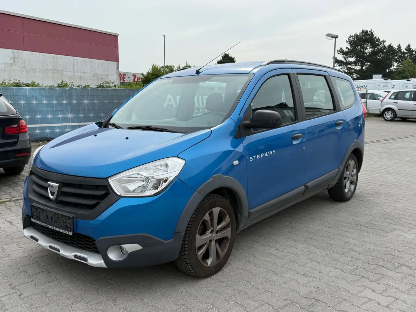Dacia Lodgy Stepway 1.2 TCE Navi Blau - 1