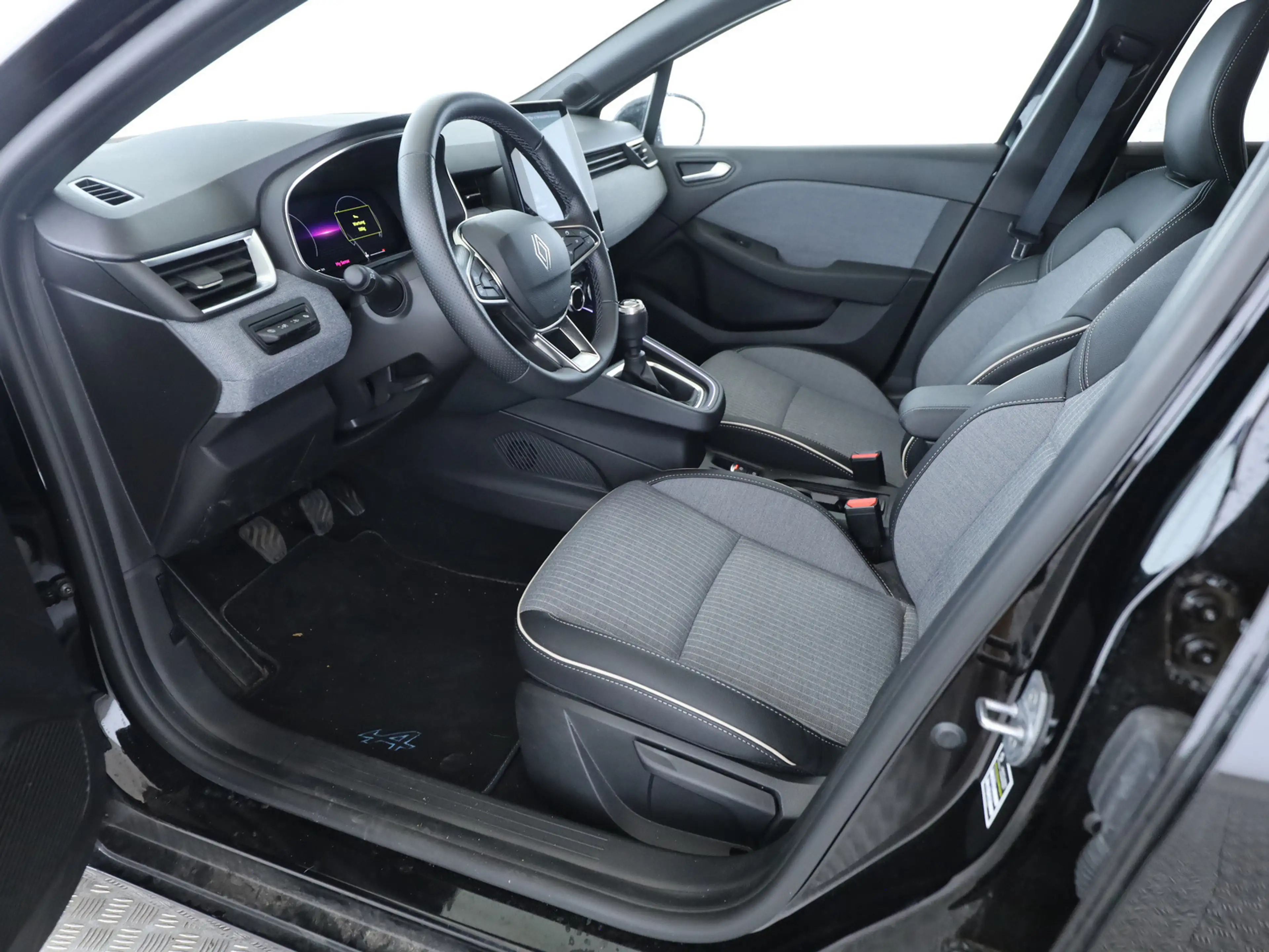Renault Clio Techno TCe 90 NAVI PDC KLIMA LM-Felgen BT ZV — photo 8
