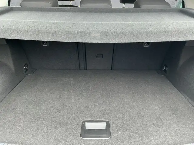 Volkswagen T-Roc view 14