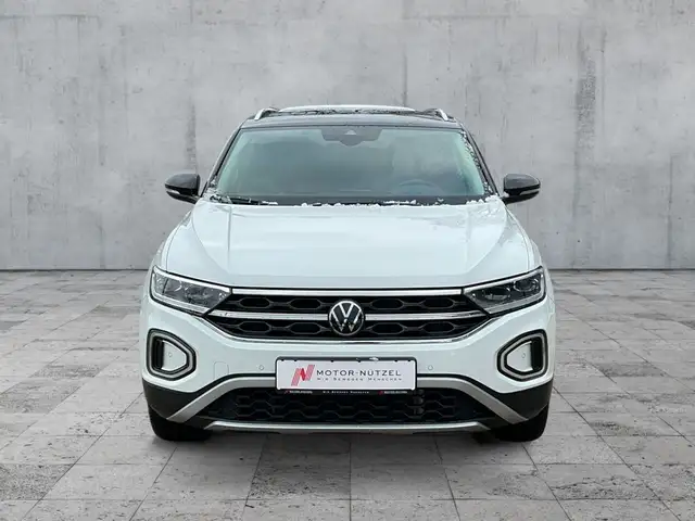 Volkswagen T-Roc view 3