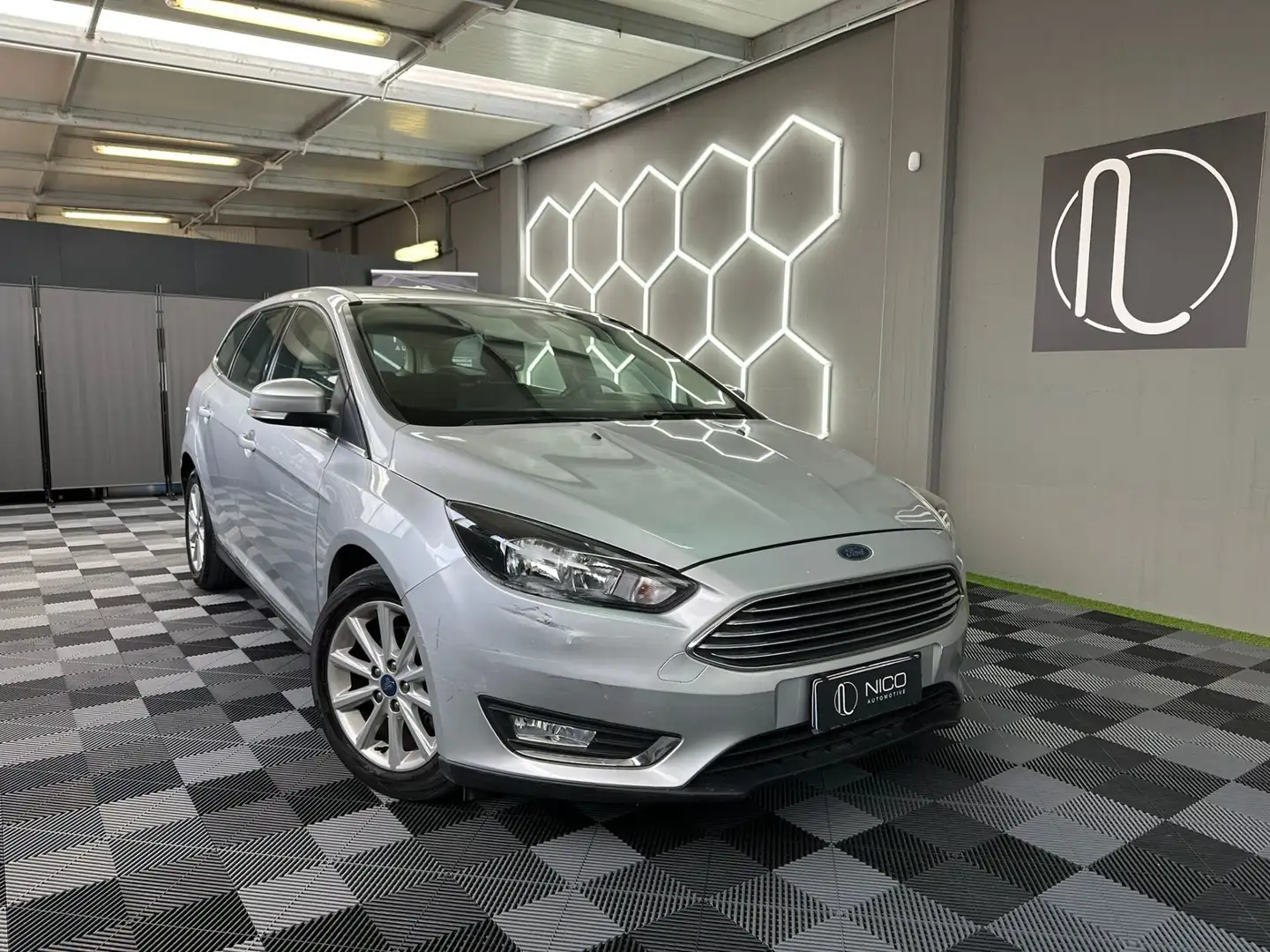 Ford Focus 1.5 TDCi 120 CV Start&Stop SW Titanium X Plateado - 1