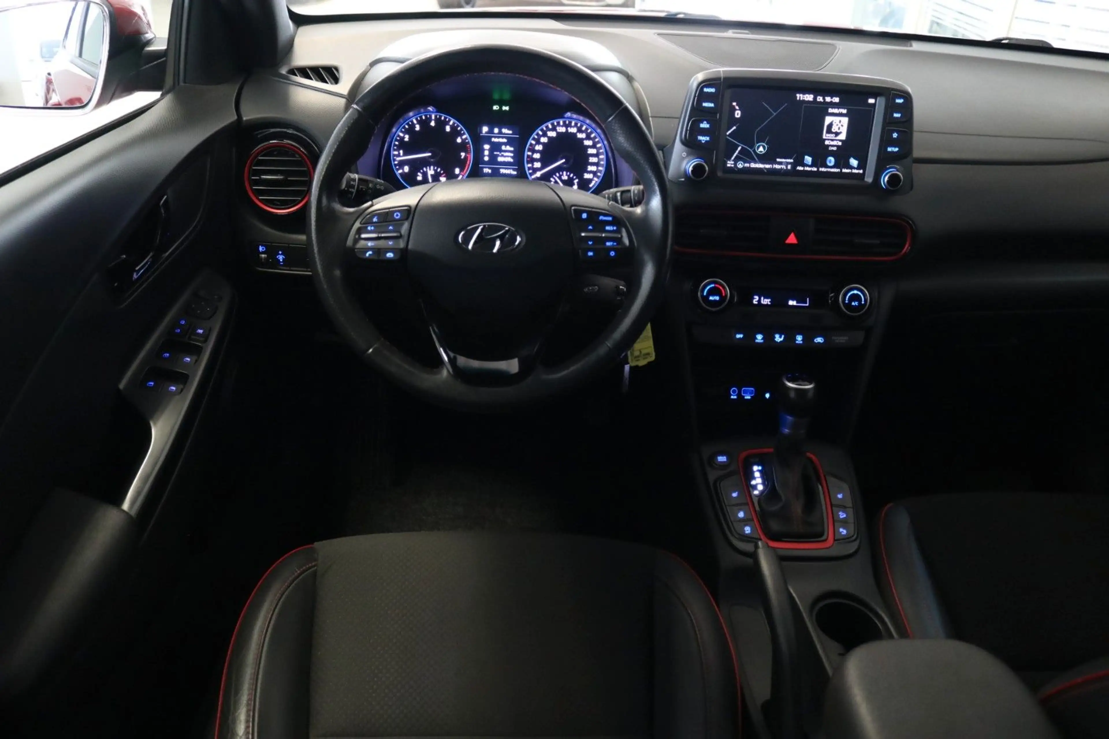 Hyundai KONA Style 2WD PDC Navi Kamera Tempomat DAB+ — photo 15
