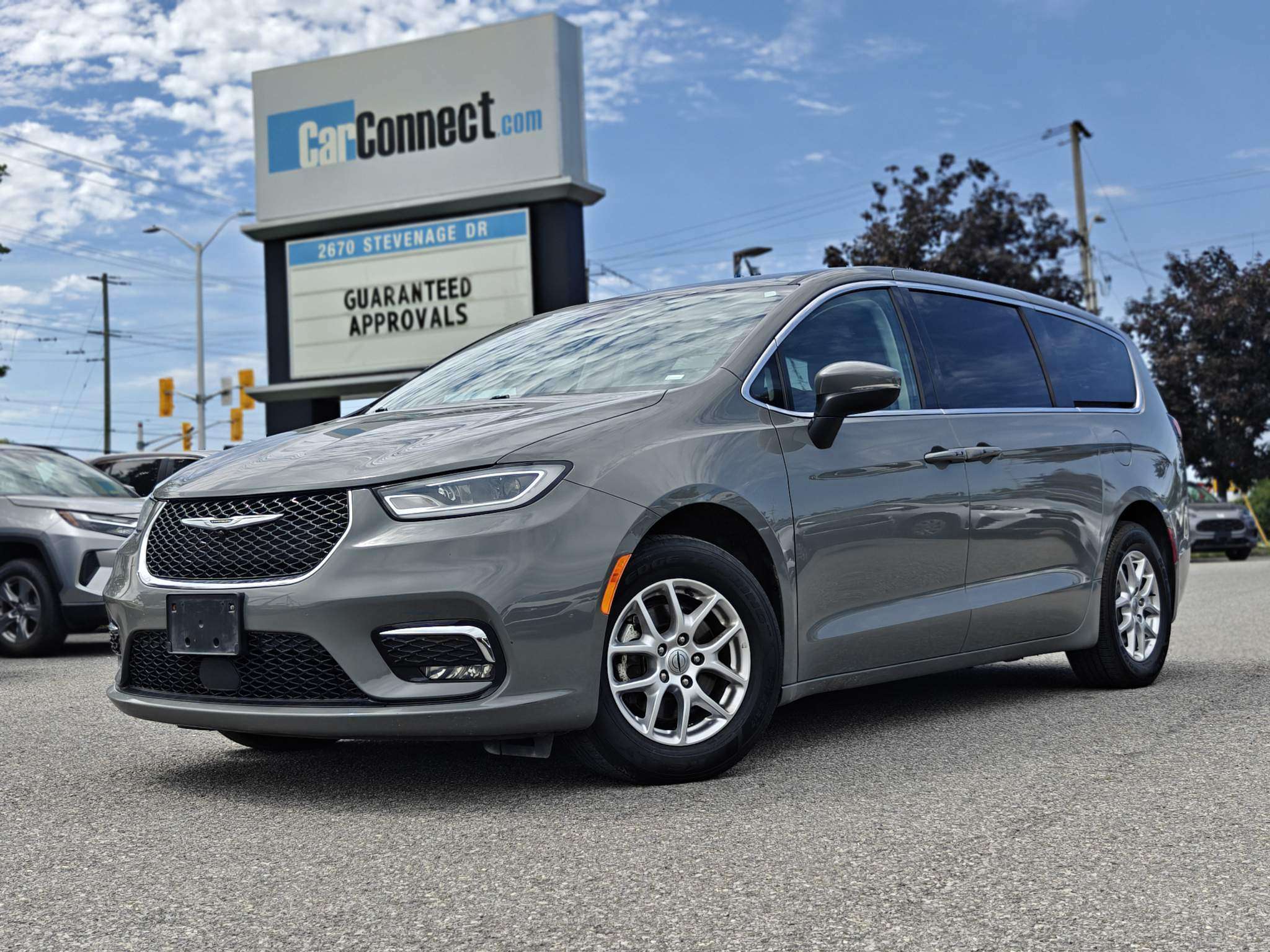 2023 Chrysler Pacifica Touring-L