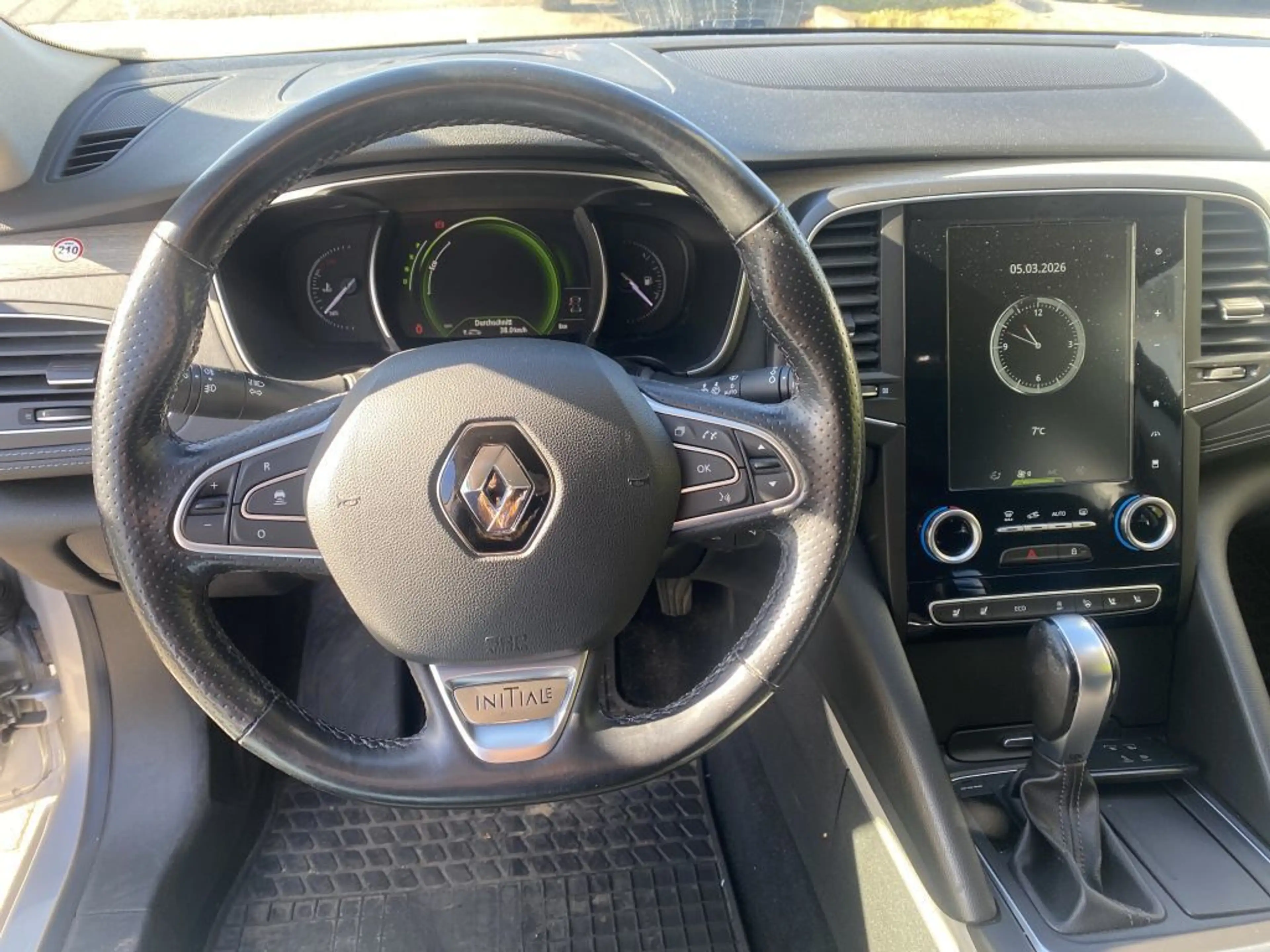 Renault Talisman Grandtour ENERGY TCe 200 — photo 11