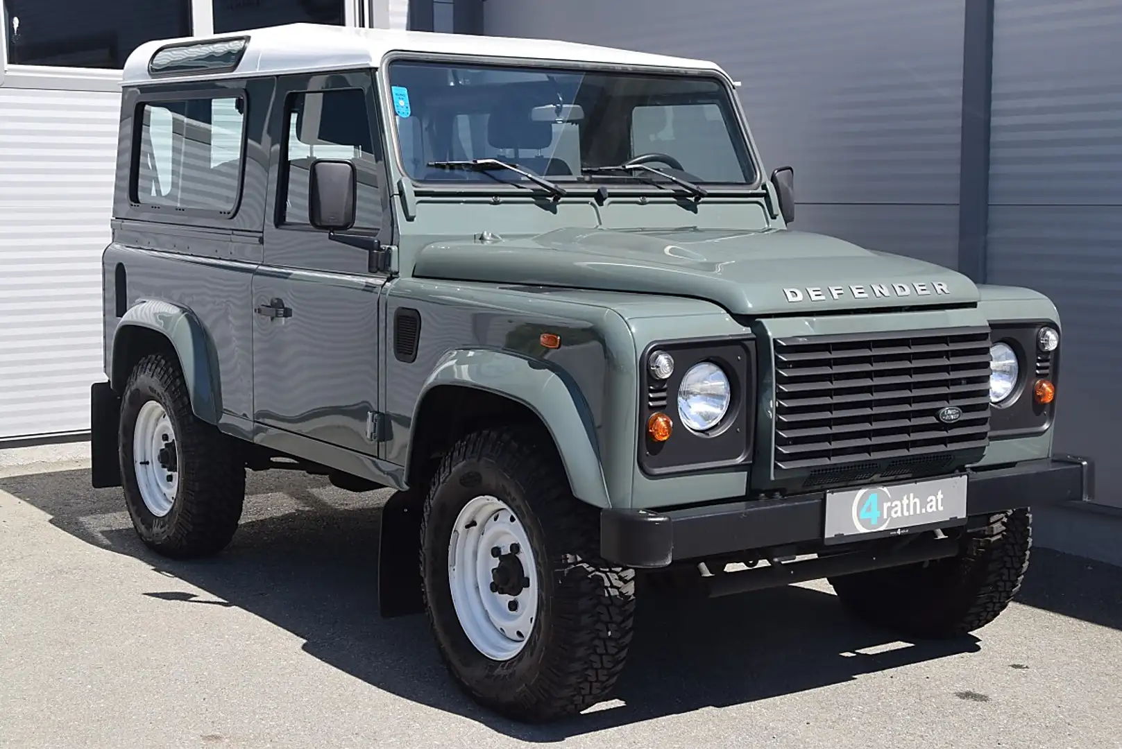 Land Rover Defender 90" Station Wagon E 2,2 AHK Grün - 2