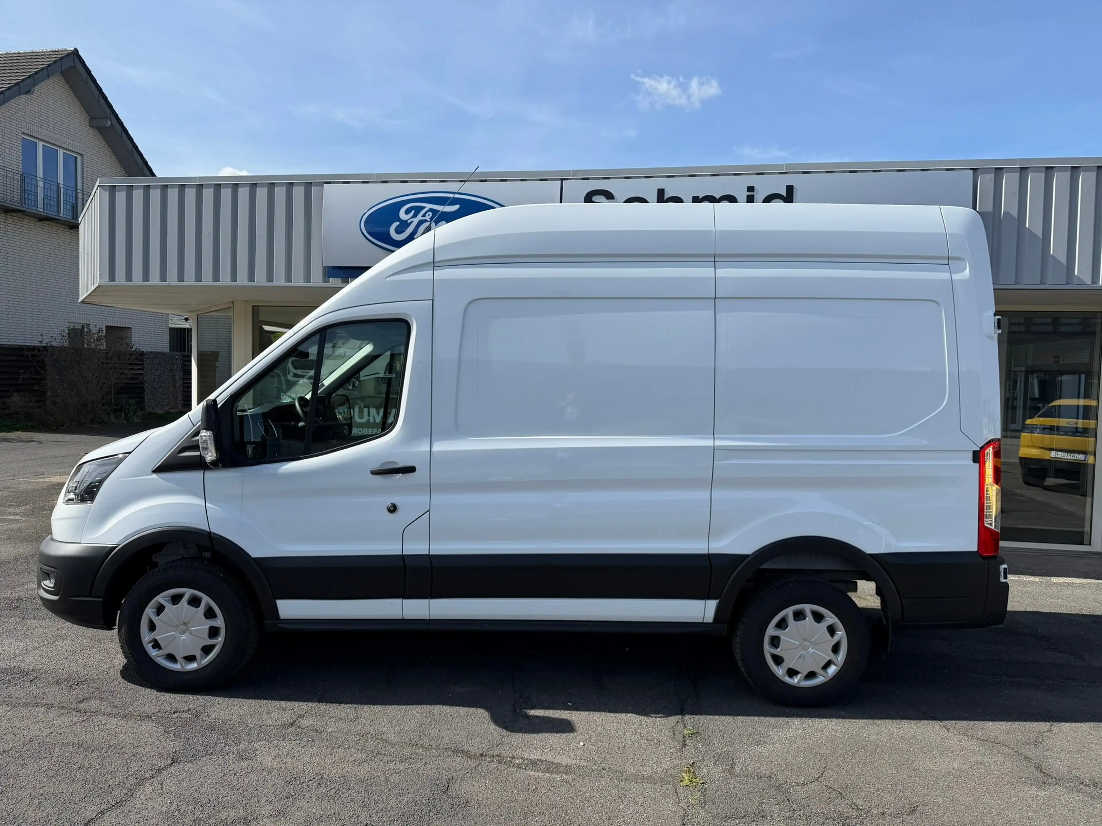 Ford E-Transit E 350 L2 Trend H3 — photo 3