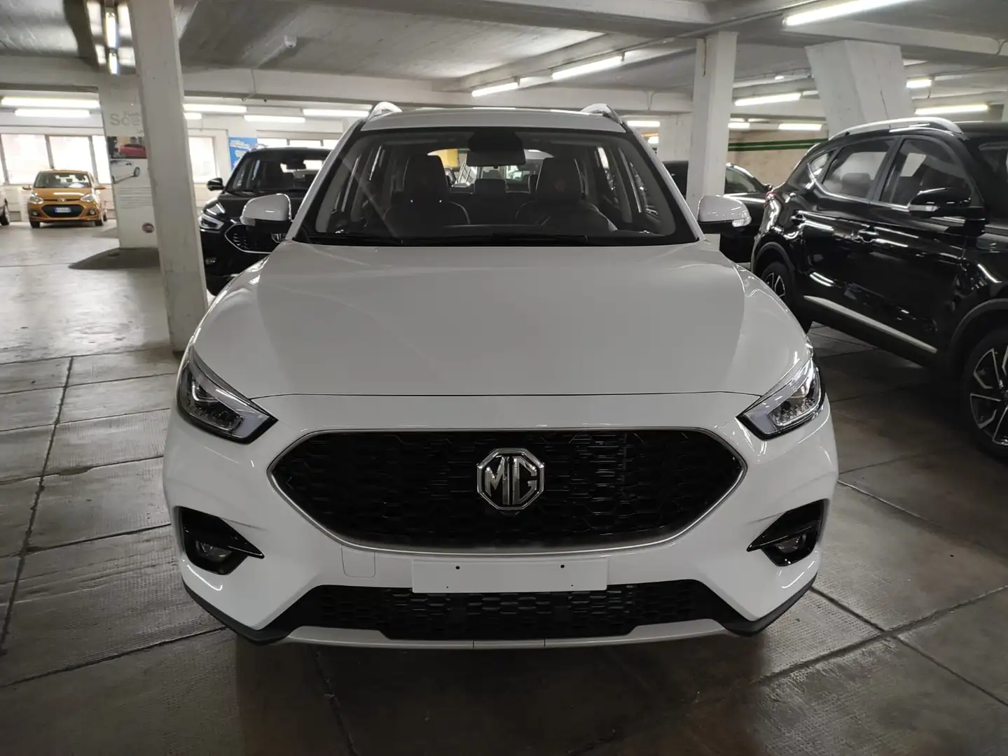 MG ZS 1.5L MT 2WD COM LHD Blanc - 2