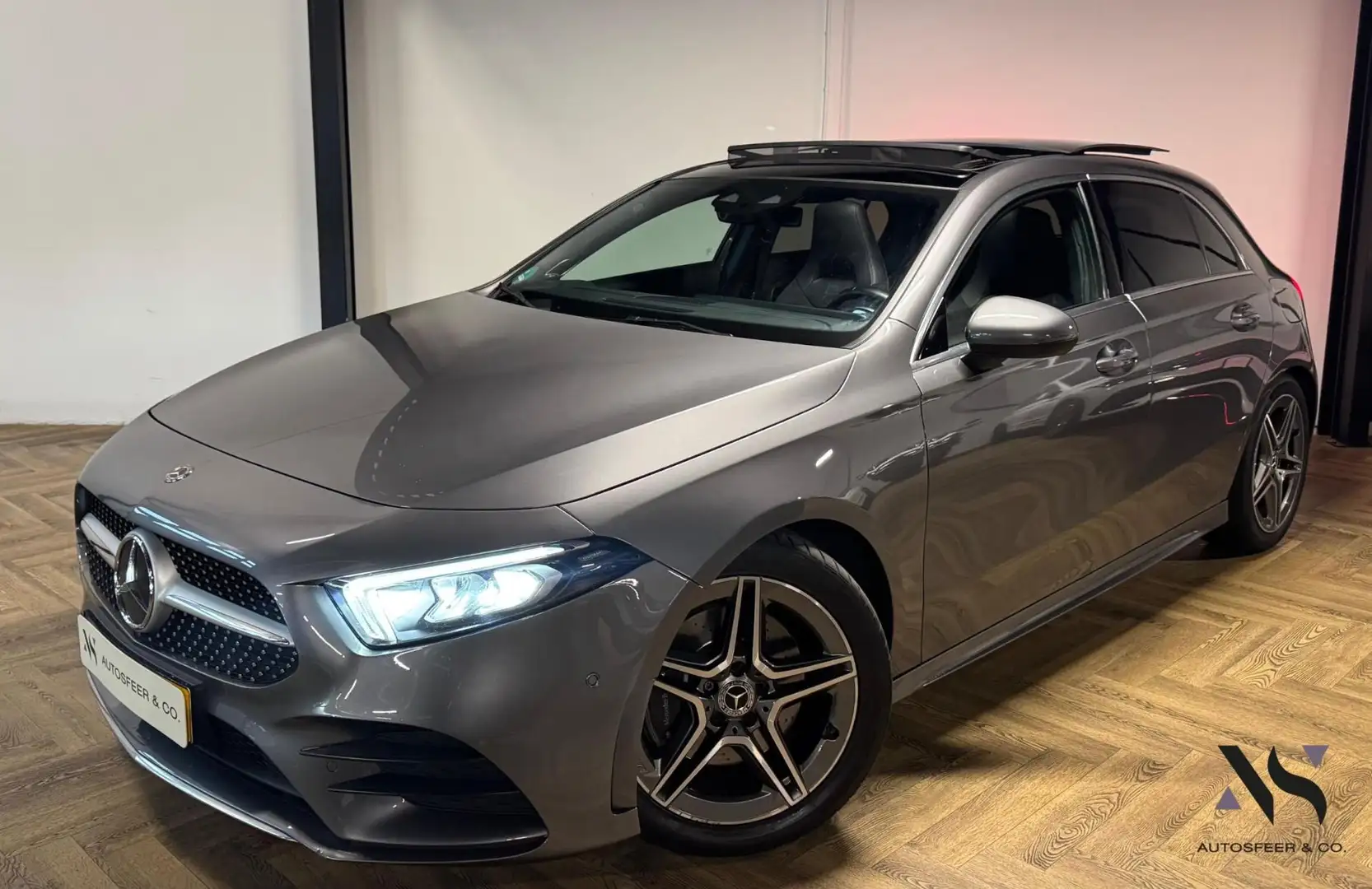 Mercedes-Benz A 220 d Premium Plus PANO CAM Szürke - 1