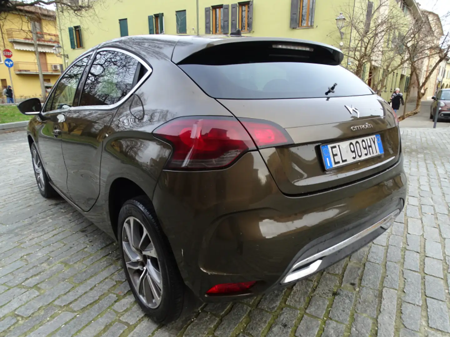 DS Automobiles DS 4 1.6 e-HDi 110 airdream So Chic Bronce - 2