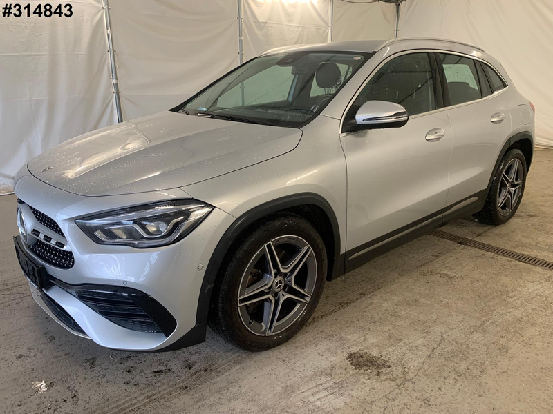 Mercedes-Benz GLA 220 d 4M 2x AMG LED 19" DigTacho Kam AHK