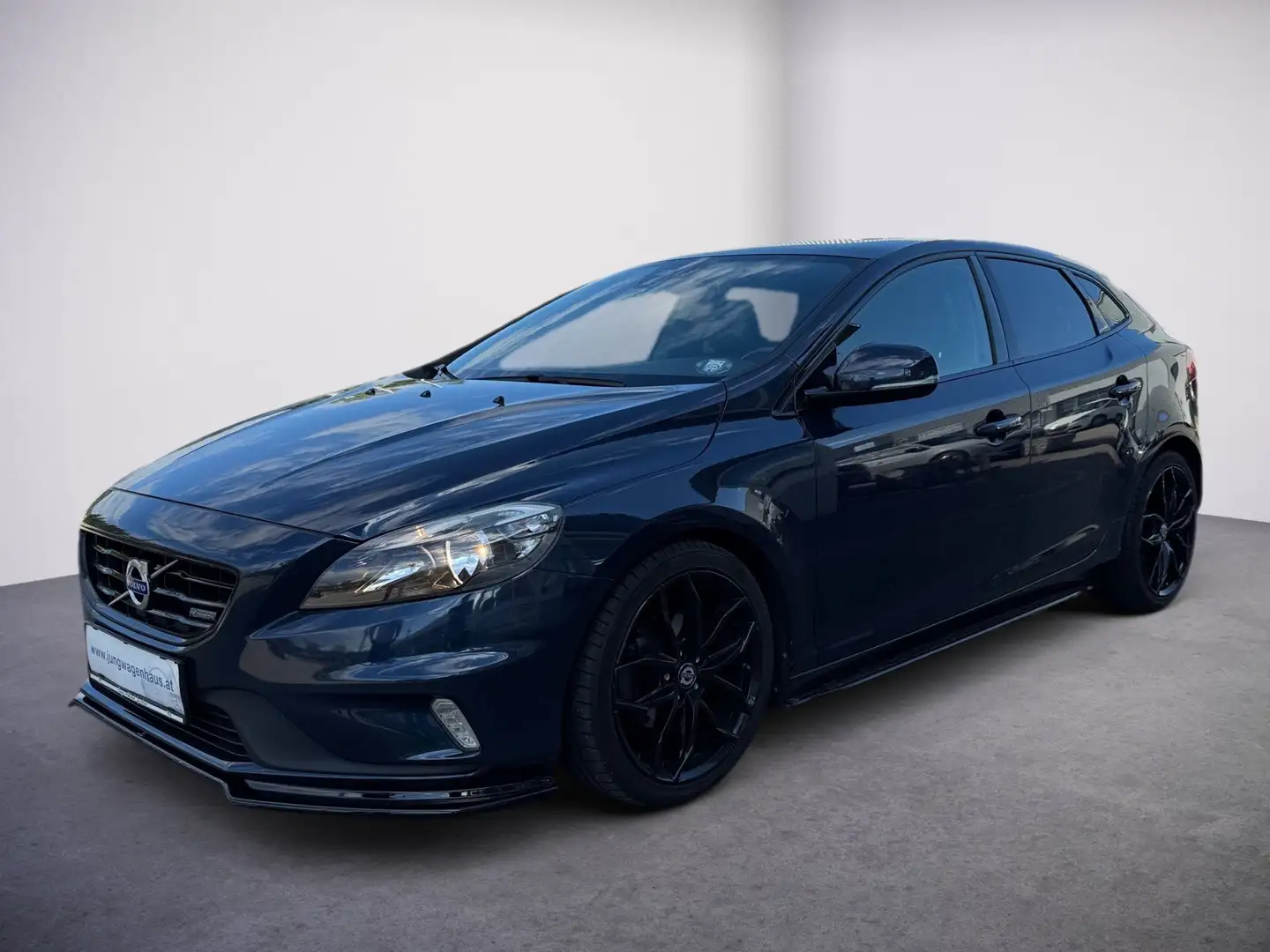 Volvo V40 D2 R-Design NP 33.799.- Blau - 1