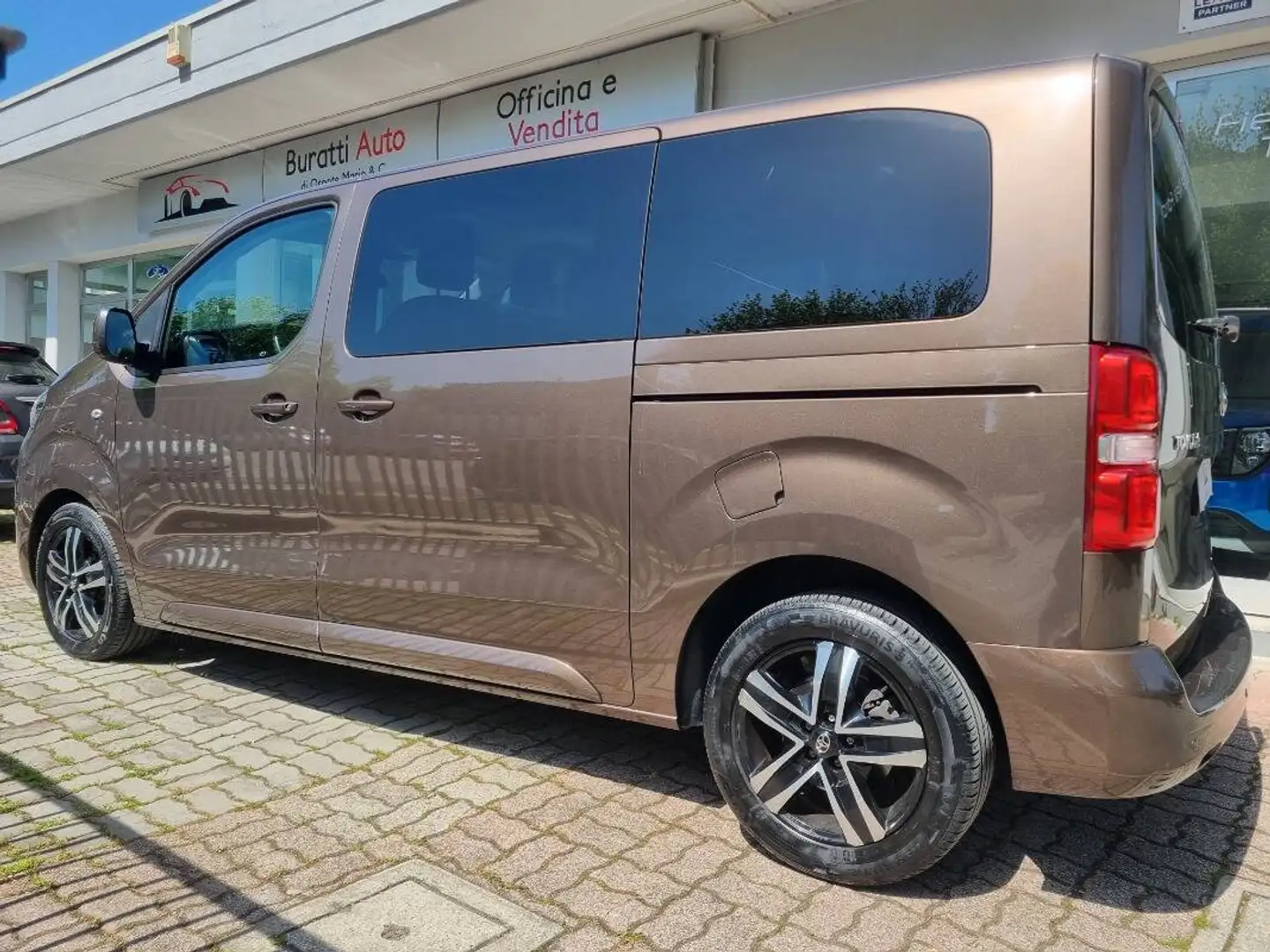 Toyota Proace 2.0d 150cv S&S L1 Lounge 5p 9p Braun - 2