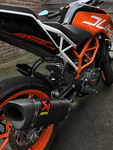 KTM 390 Duke - foto 2