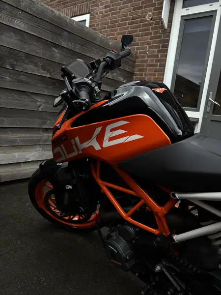 KTM 390 Duke - foto 3